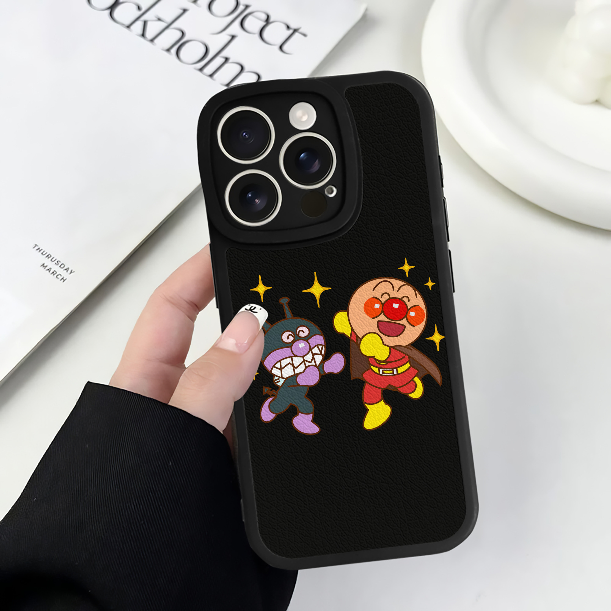 （画像用） アンパンマン Anpanman 【iPhone 16シリーズ対応】シリコンスマホケース（レザー調） 材質：シリコン